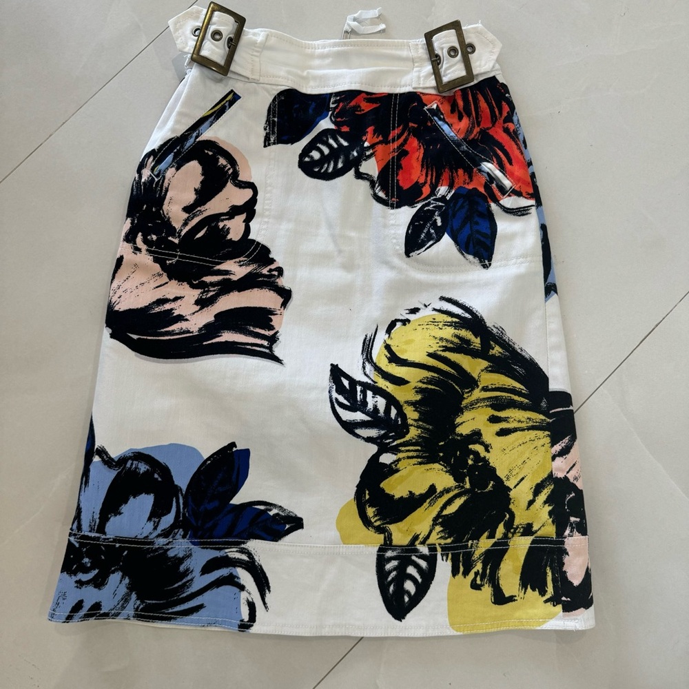 Anthropologie Maeve
Women's Floral Buckle Skirt